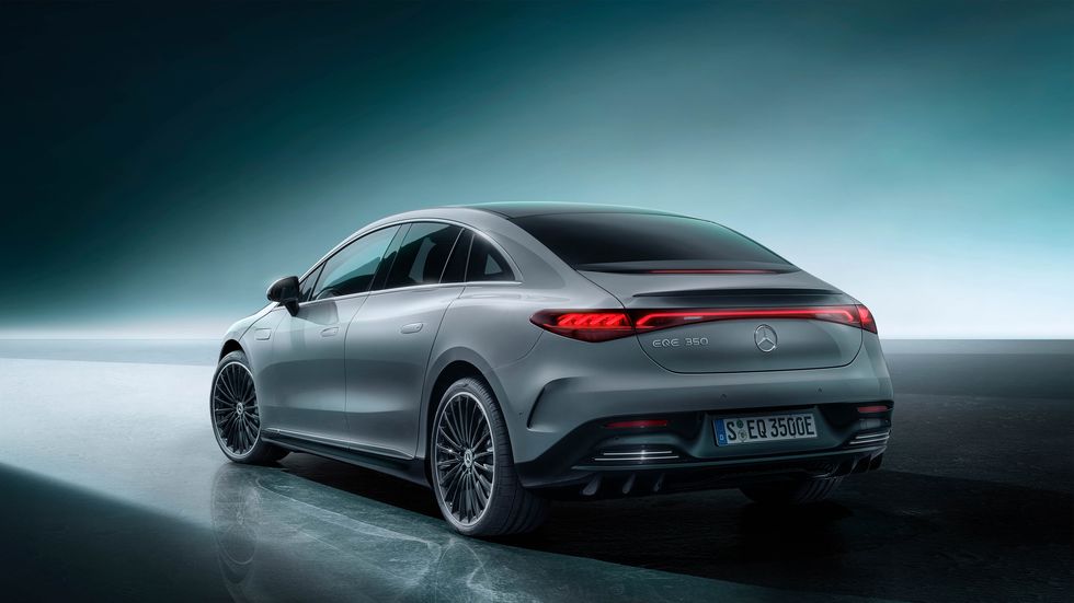 Фотография Mersedes EQE (4 слайд)