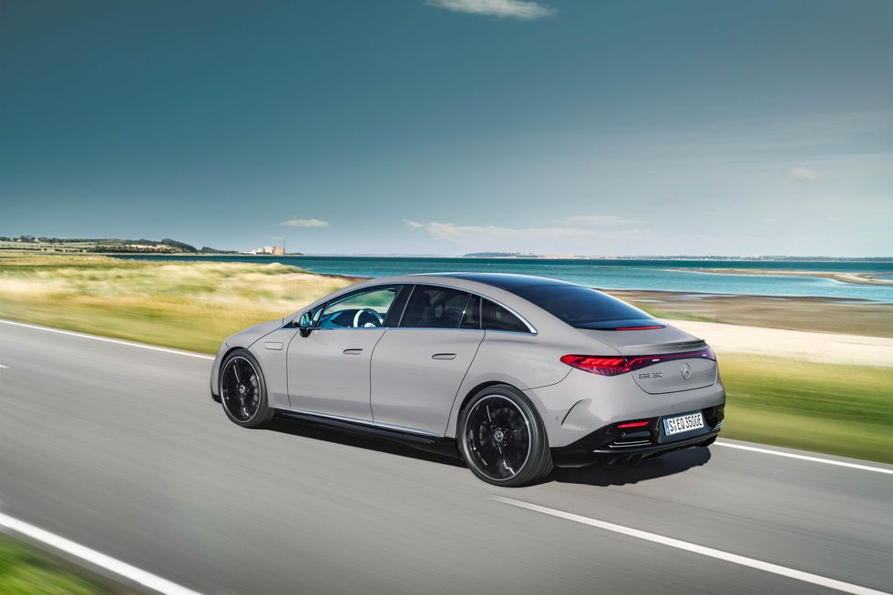 Фотография Mersedes EQE (2 слайд)